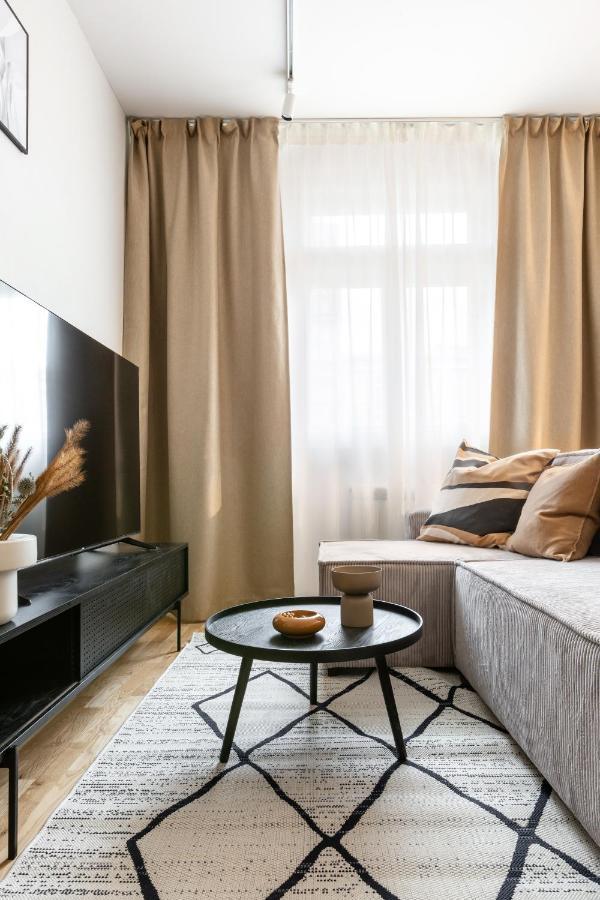 Turnkey I Republic Square Apartments Praag Buitenkant foto