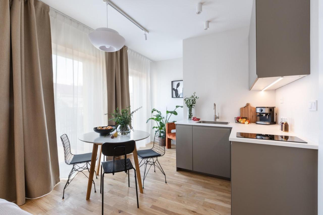 Turnkey I Republic Square Apartments Praag Buitenkant foto