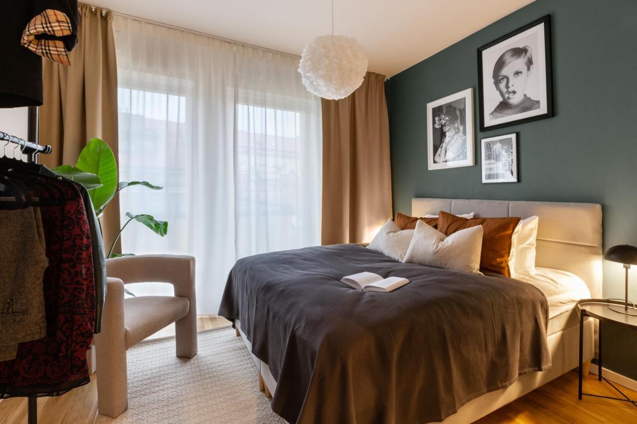Turnkey I Republic Square Apartments Praag Buitenkant foto