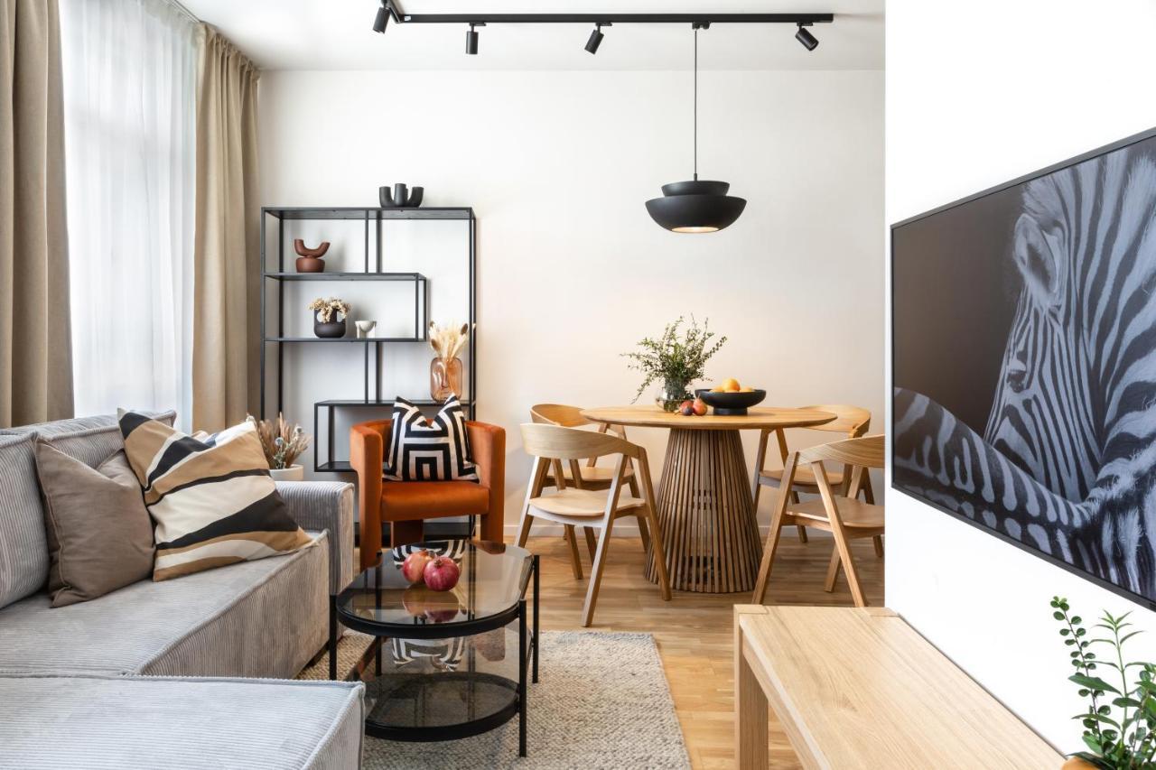 Turnkey I Republic Square Apartments Praag Buitenkant foto