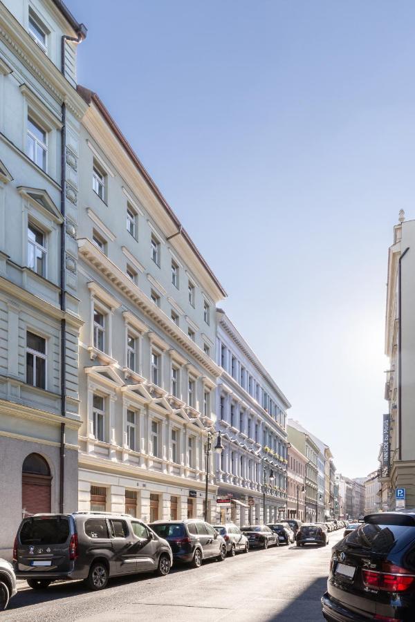 Turnkey I Republic Square Apartments Praag Buitenkant foto