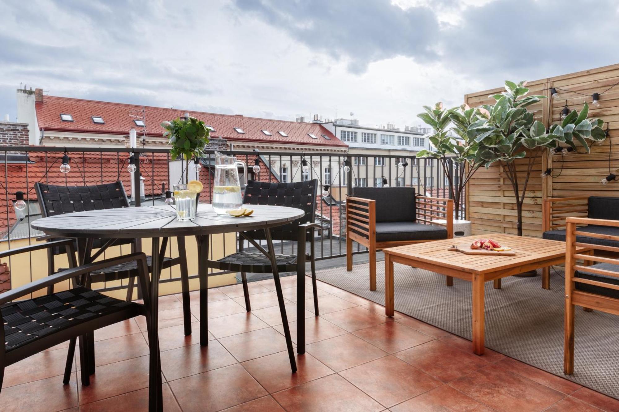 Turnkey I Republic Square Apartments Praag Buitenkant foto