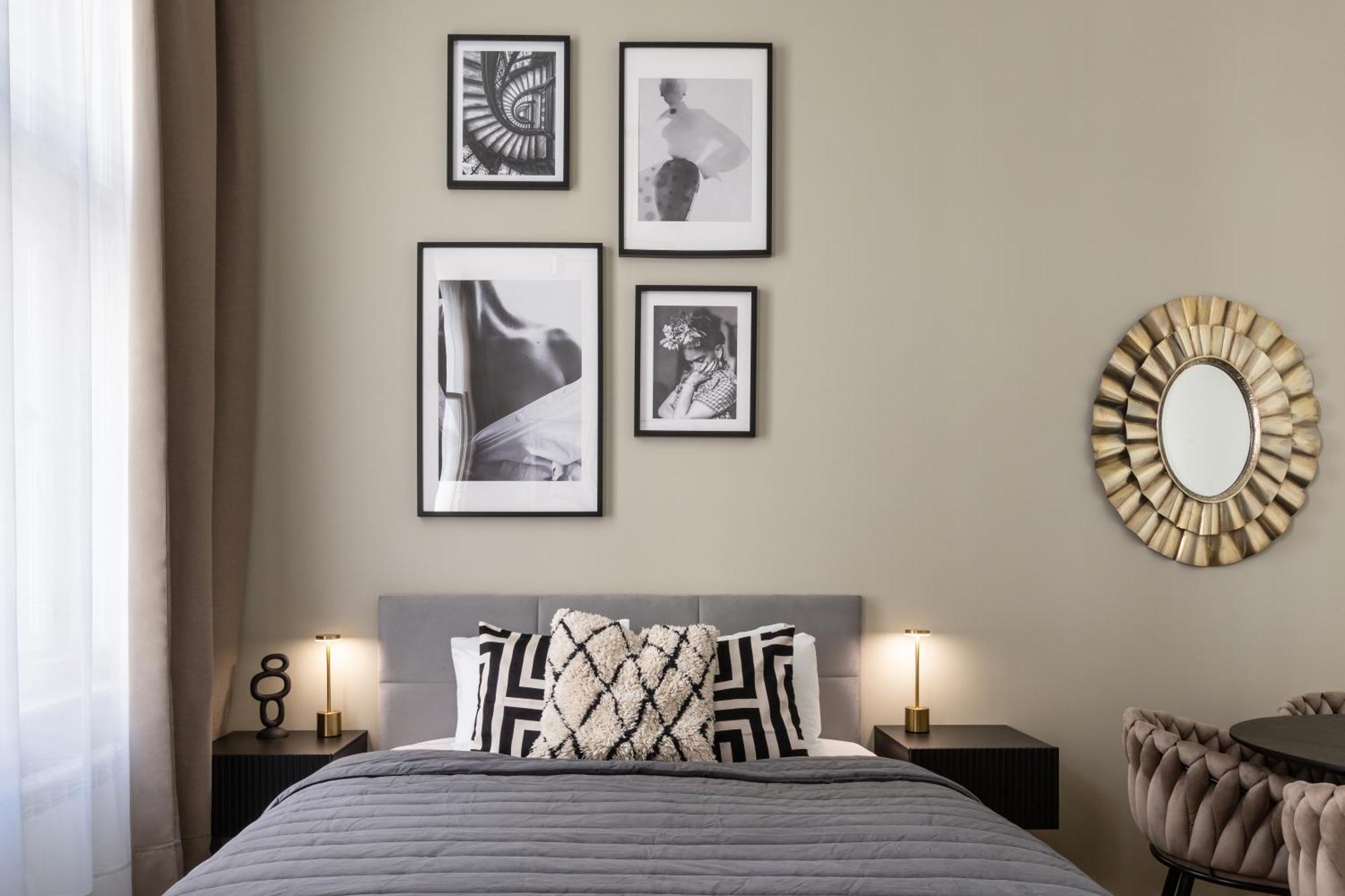 Turnkey I Republic Square Apartments Praag Buitenkant foto