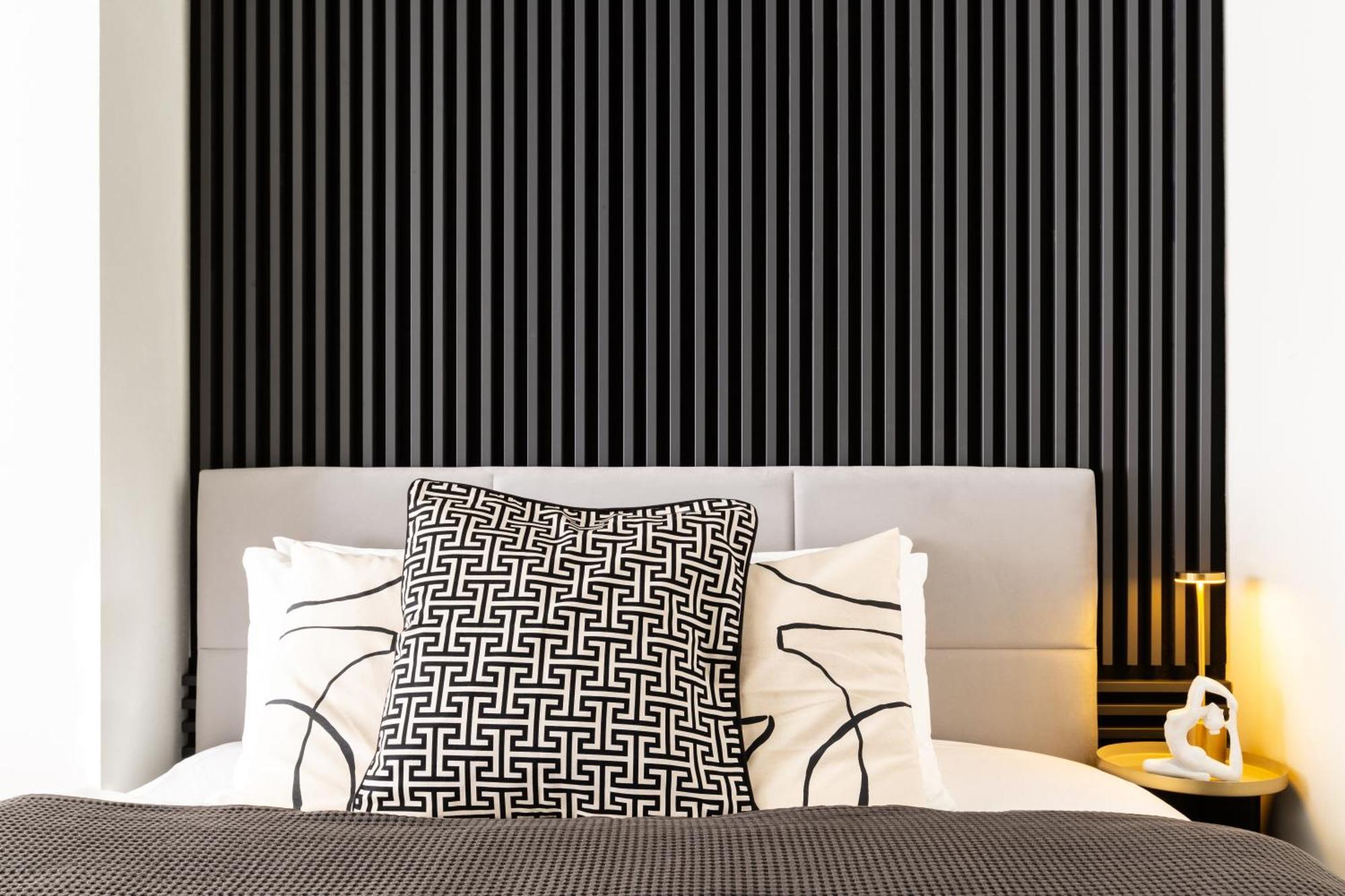 Turnkey I Republic Square Apartments Praag Kamer foto